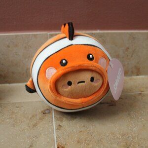 NWT 6” Smoko Clownfish Tayto Potato Mini Mochi Plush - Tayto Under the Sea